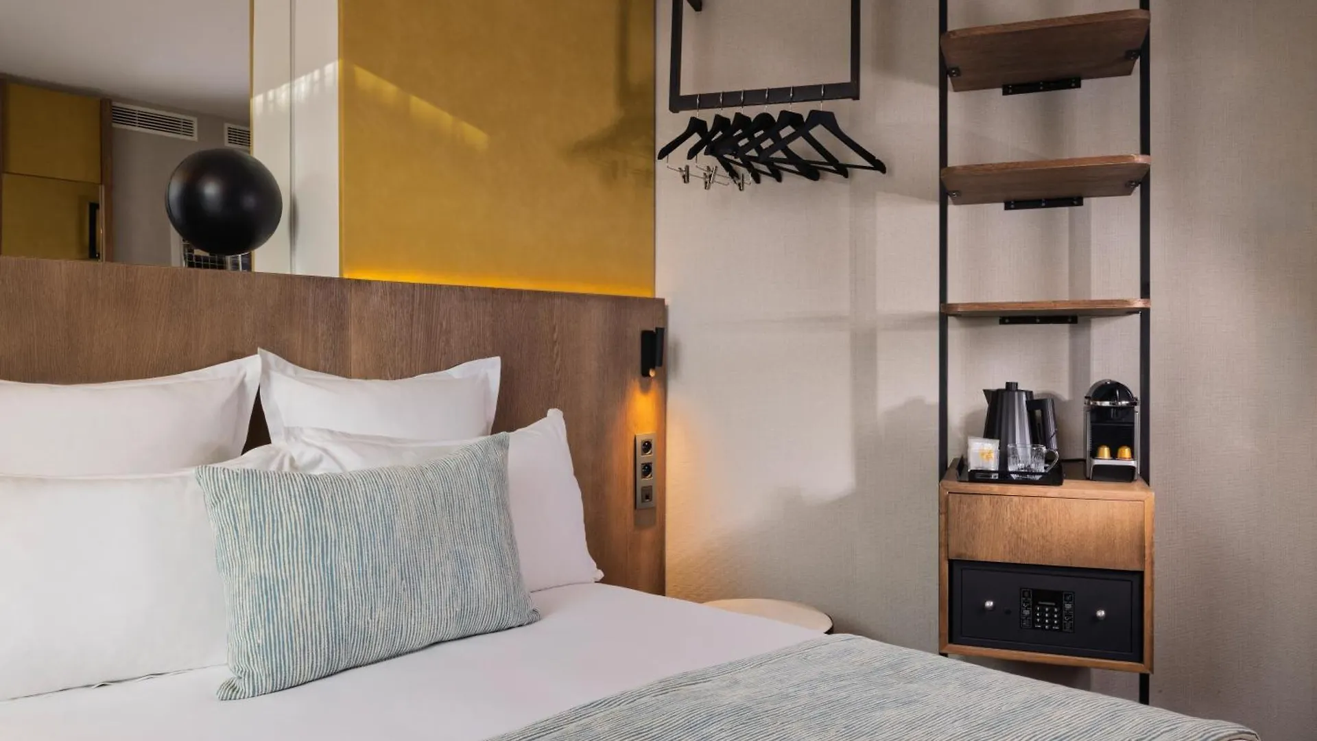Hotel Raspail Montparnasse 4*
