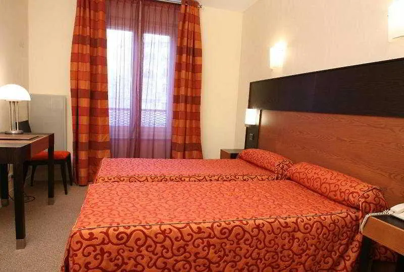 Raspail Montparnasse Hotel Parijs